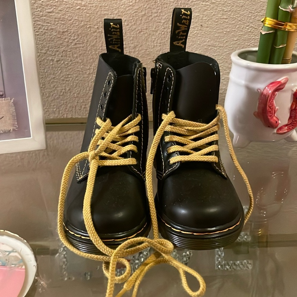 dr marten boots